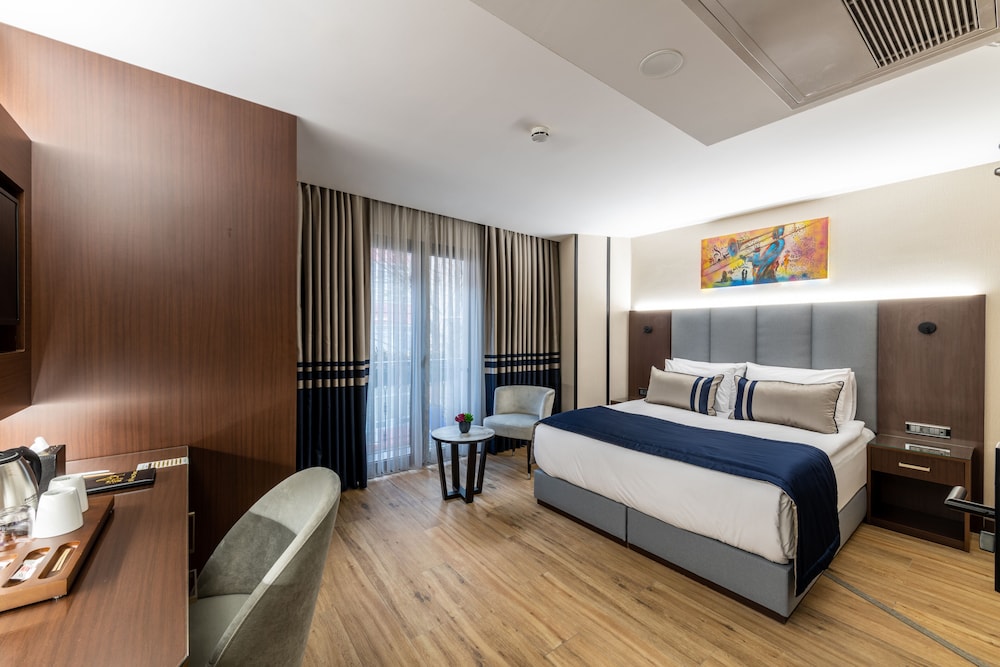 Aprilis Deluxe Hotel 9