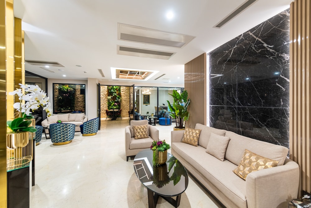 Aprilis Deluxe Hotel 5