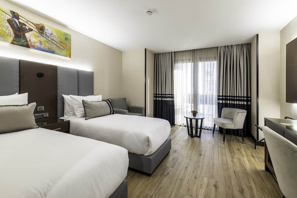 Aprilis Deluxe Hotel 17