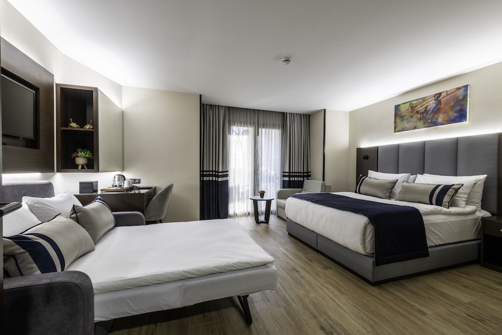 Aprilis Deluxe Hotel 11