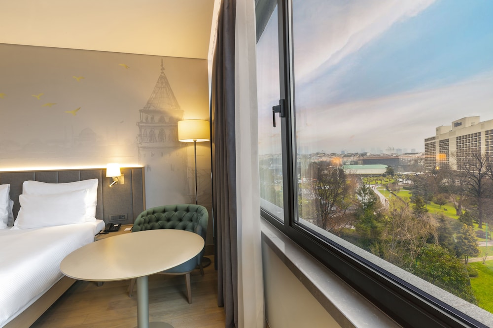 Radisson Hotel İstanbul Harbiye 13