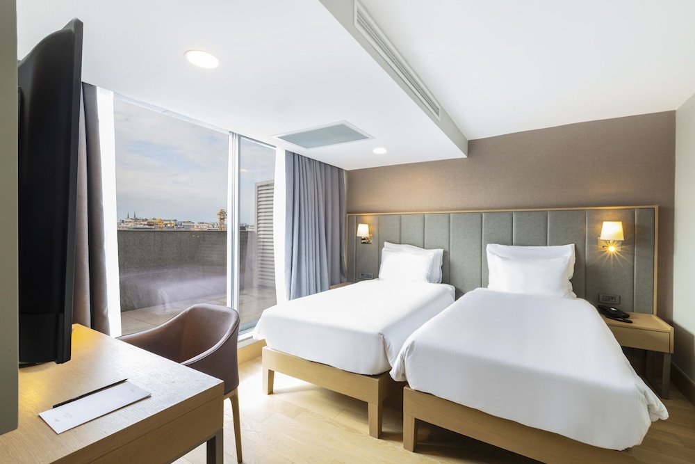 Radisson Hotel İstanbul Harbiye 18