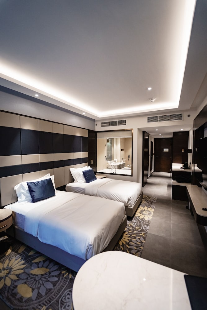 Ramee Dream Hotel Downtown 12