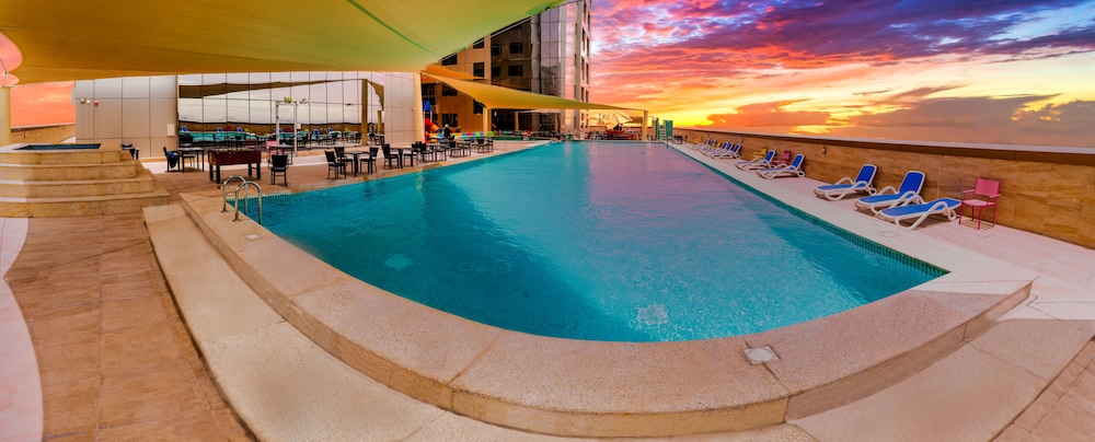 Luxe Grand Hotel Apartments 12