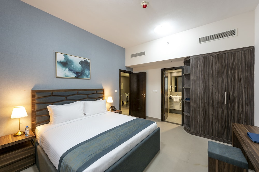 Luxe Grand Hotel Apartments 7