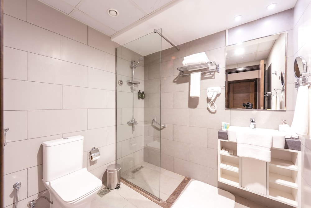 Luxe Grand Hotel Apartments 11