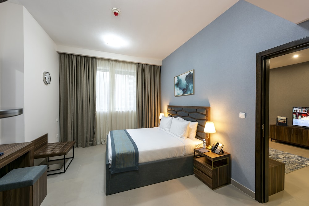 Luxe Grand Hotel Apartments 8