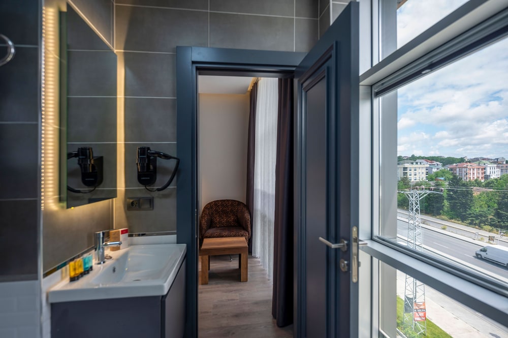 World Class Airport Hotel 20