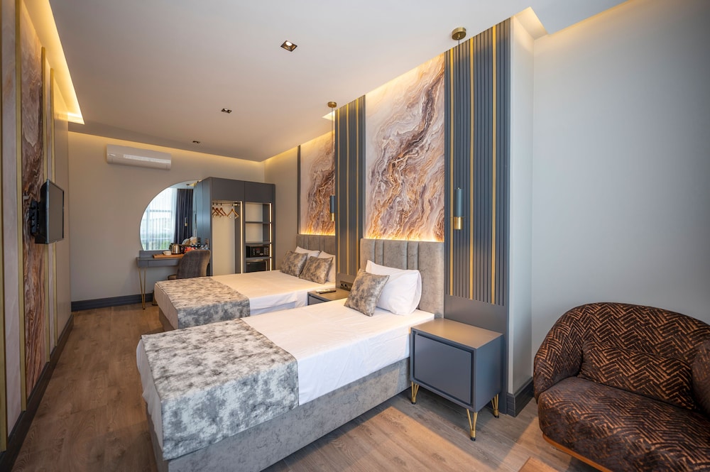 World Class Airport Hotel 24