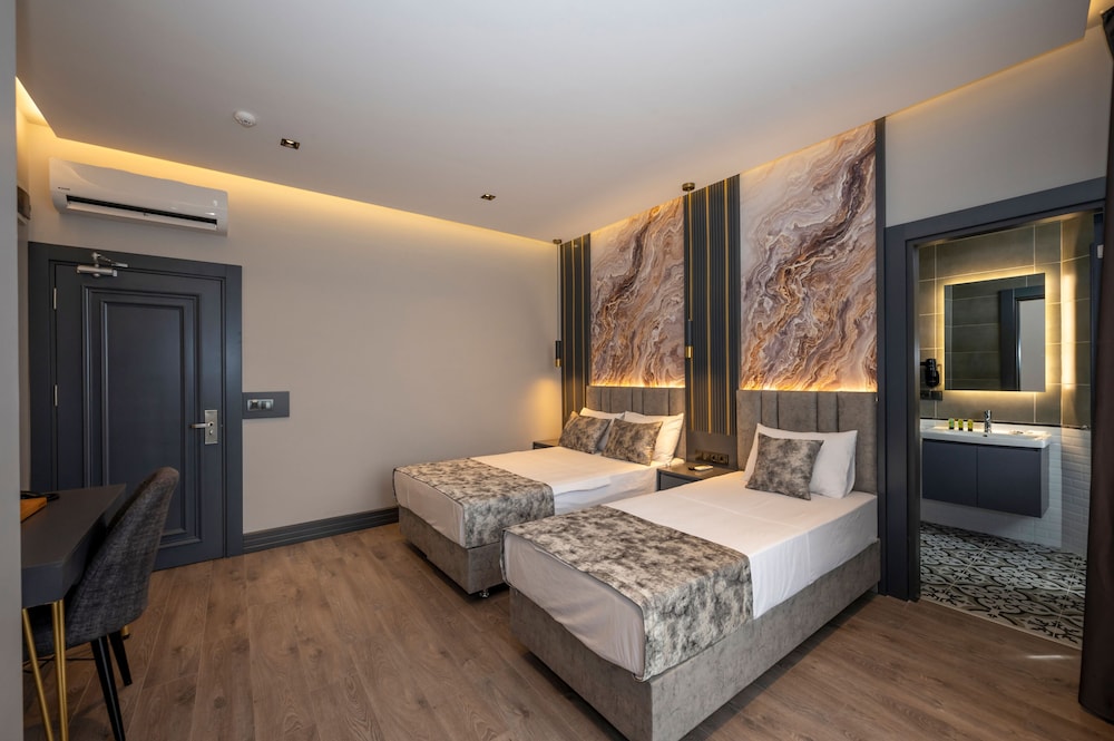 World Class Airport Hotel 11