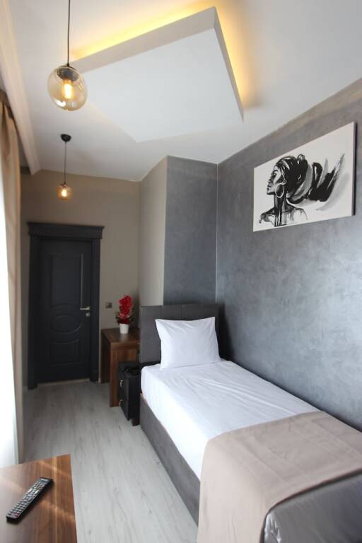 Monezza Hotel 3