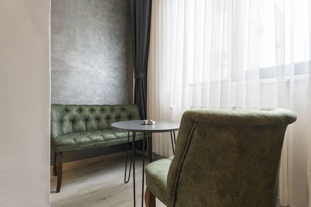 Monezza Hotel 23