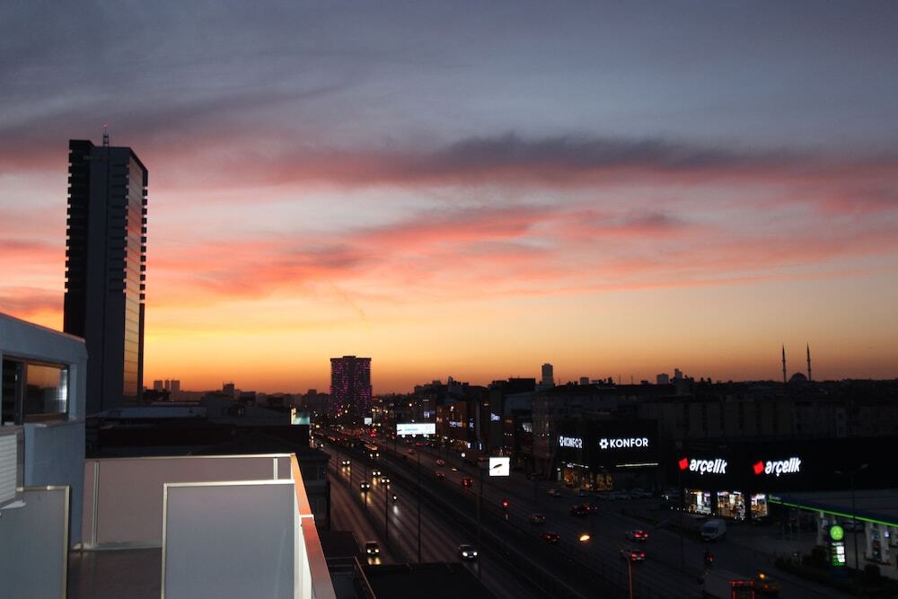 Monezza Hotel 6