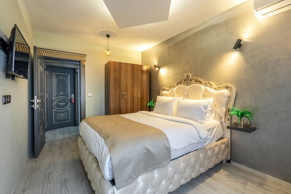 Monezza Hotel 13