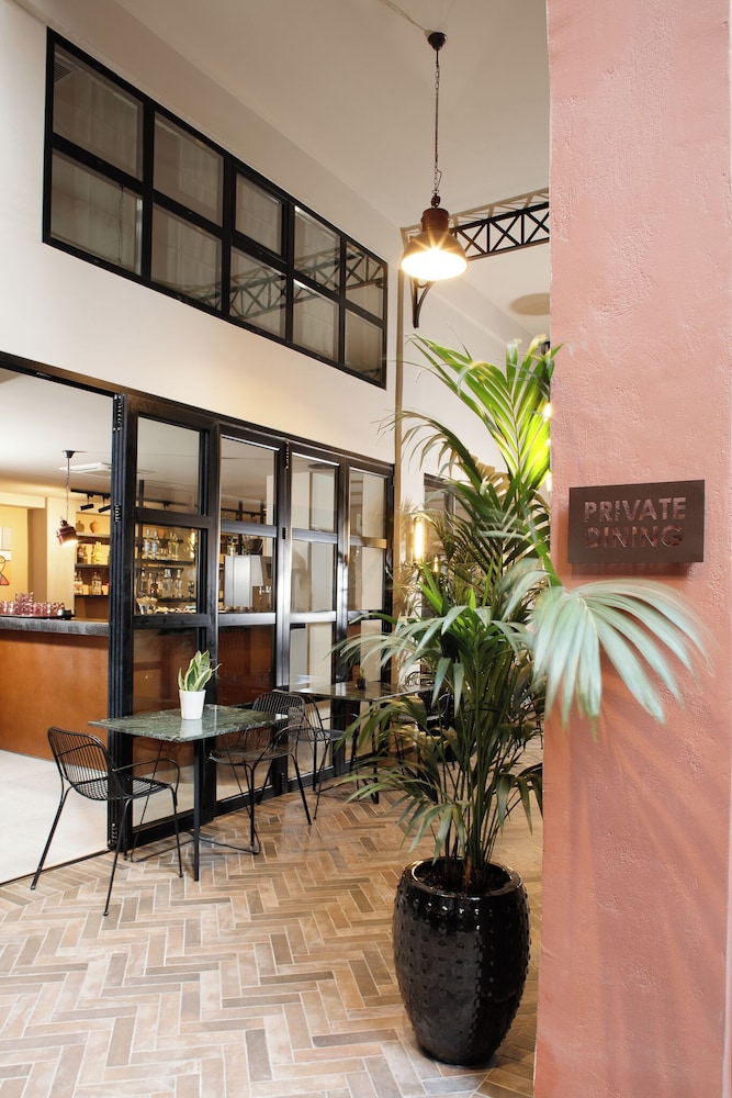Anise Aluma Athens, Tapestry Collection by Hilton 3