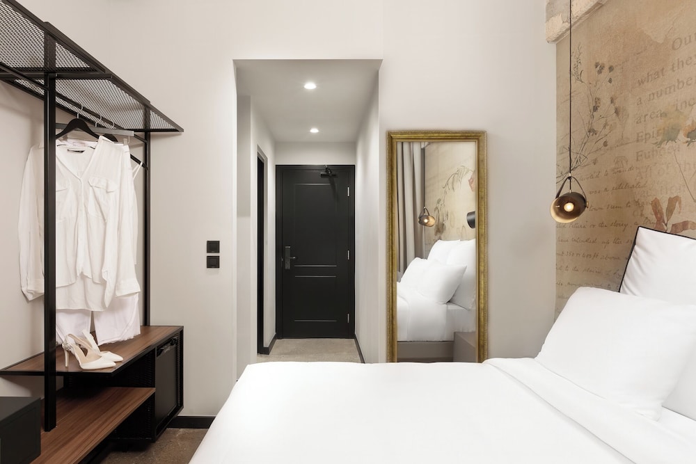 Anise Aluma Athens, Tapestry Collection by Hilton 16
