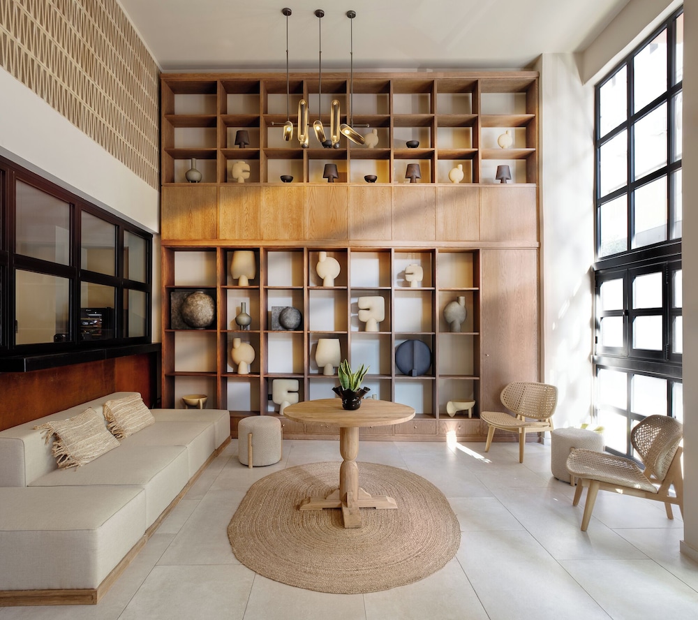 Anise Aluma Athens, Tapestry Collection by Hilton 5