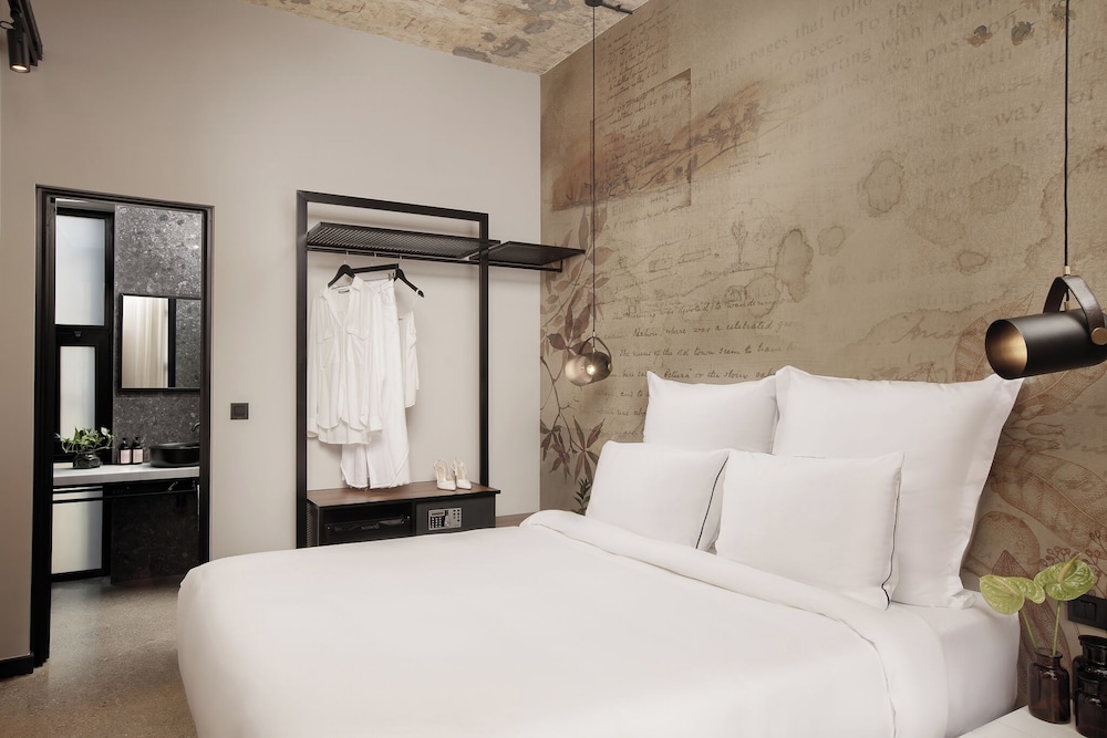 Anise Aluma Athens, Tapestry Collection by Hilton 14