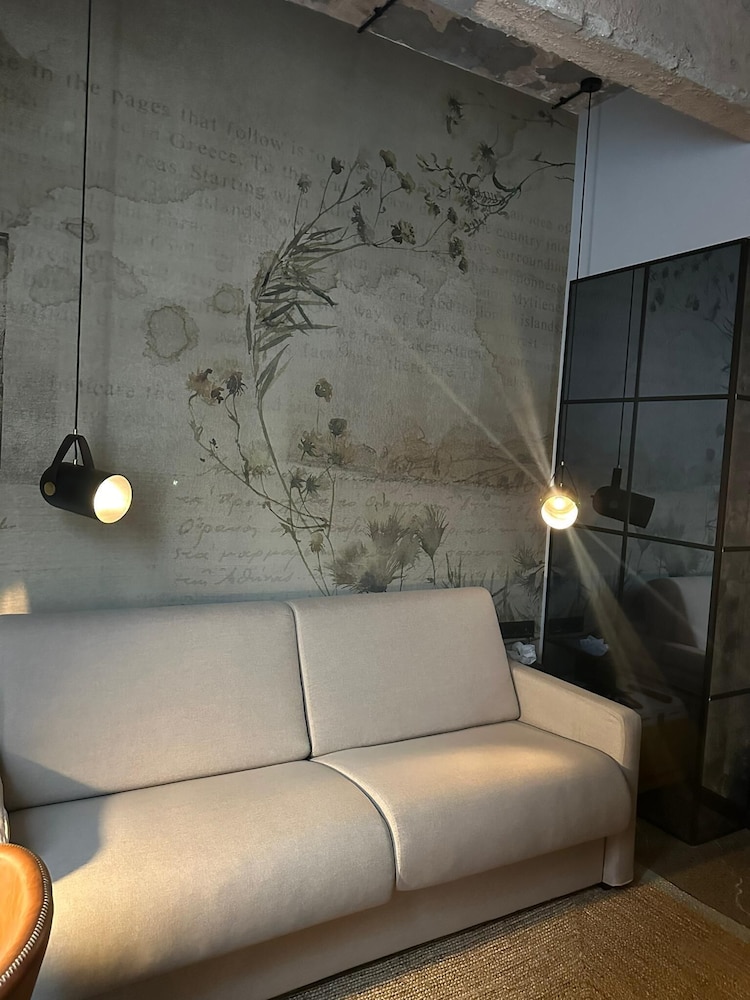 Anise Aluma Athens, Tapestry Collection by Hilton 8