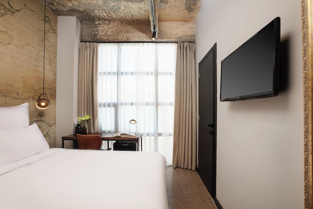 Anise Aluma Athens, Tapestry Collection by Hilton 20