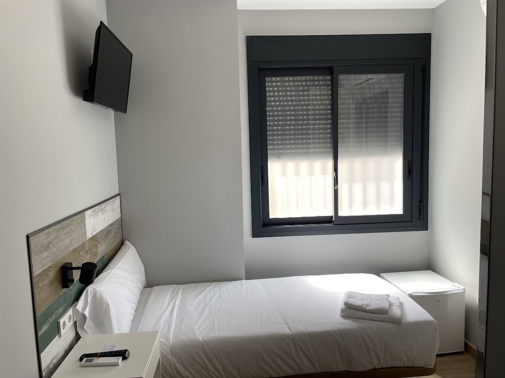 Hey Rooms 24