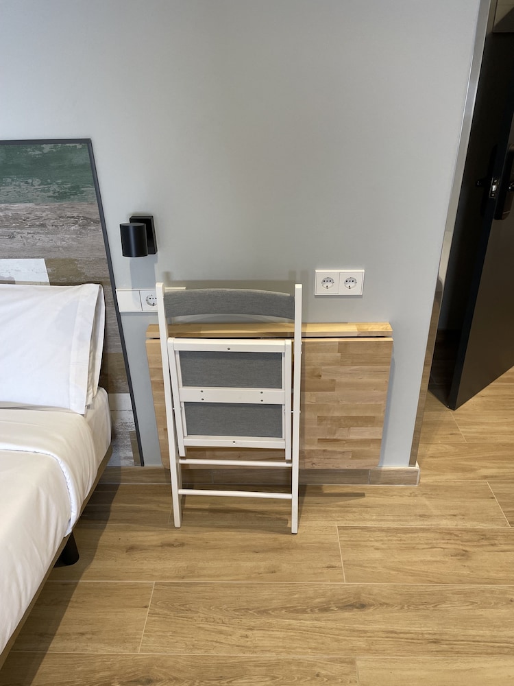Hey Rooms 12