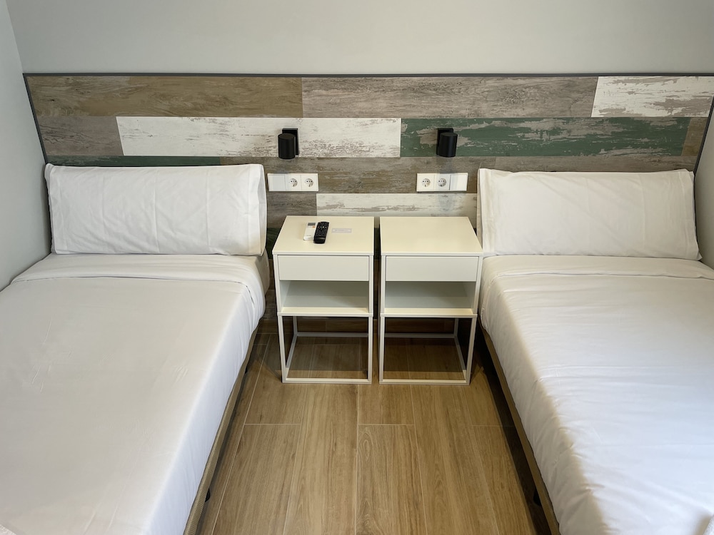 Hey Rooms 20