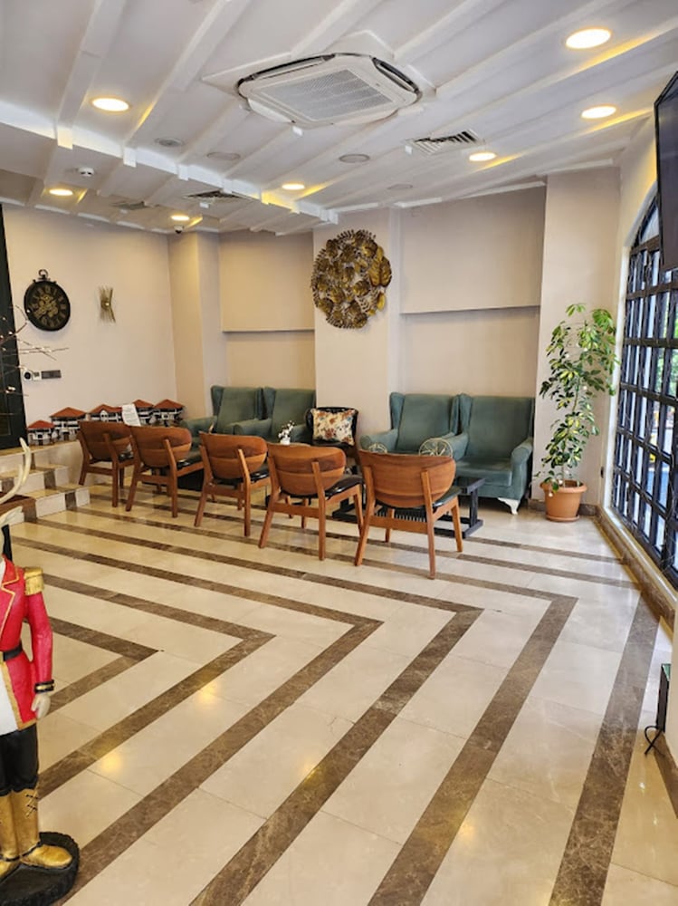 Imagine Hotel 7
