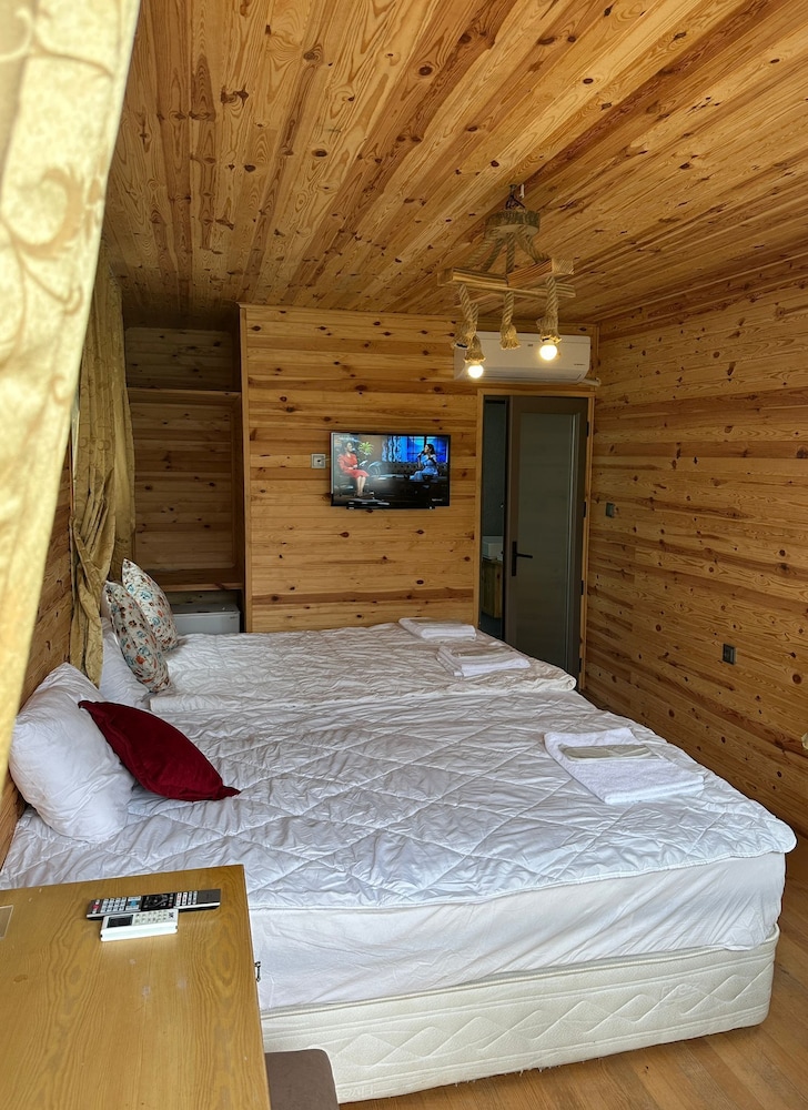 White Country Hotel 13