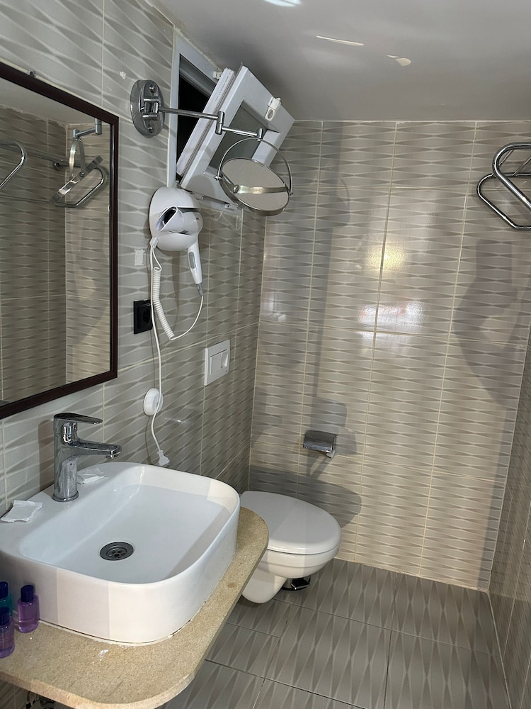 White Country Hotel 14