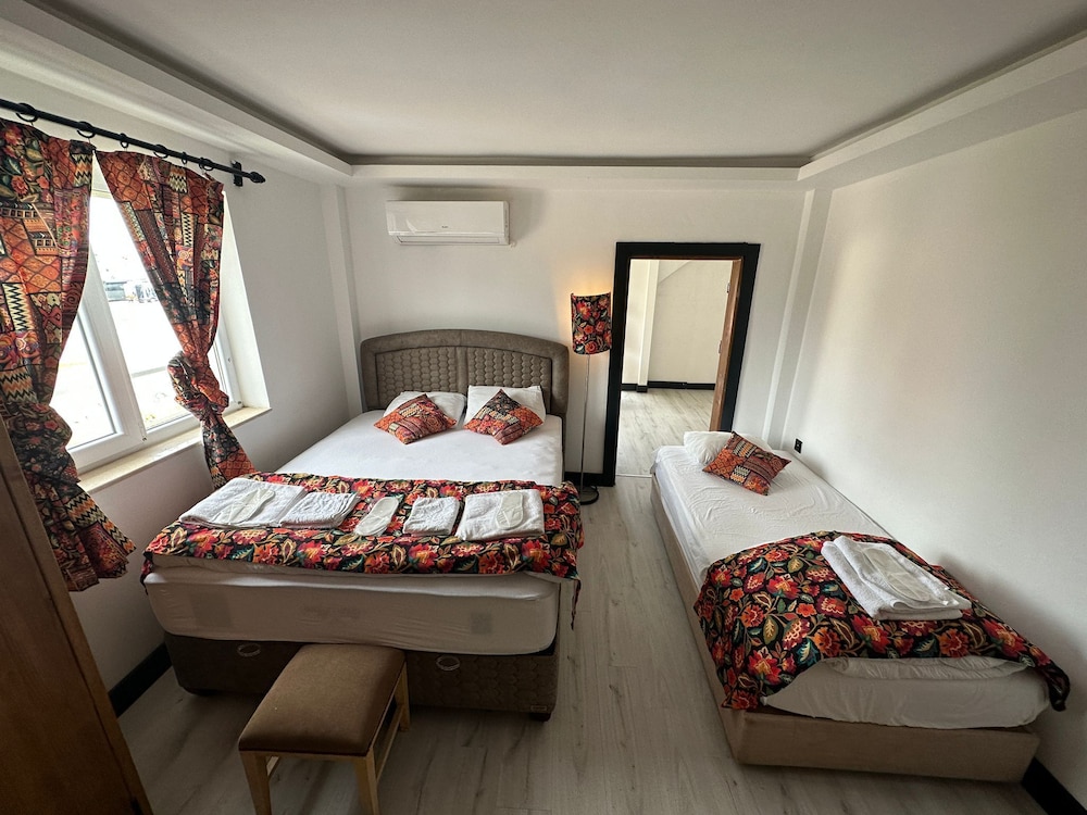 White Country Hotel 9