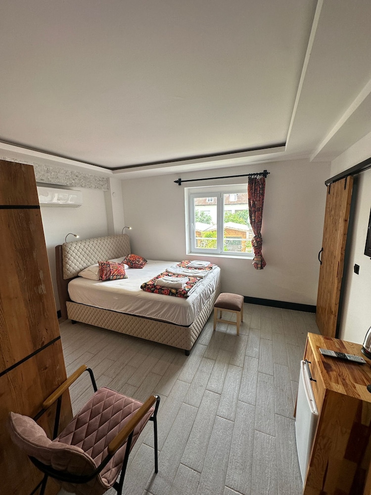 White Country Hotel 10