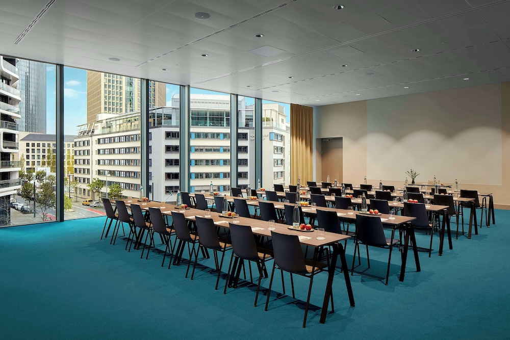 NH Collection Frankfurt Spin Tower 10