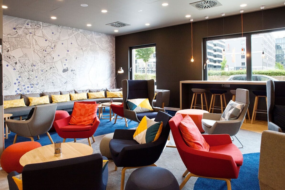 Holiday Inn Express Düsseldorf Airport 2