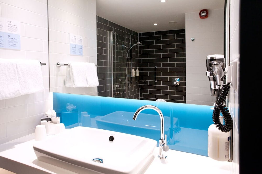 Holiday Inn Express Düsseldorf Airport 24