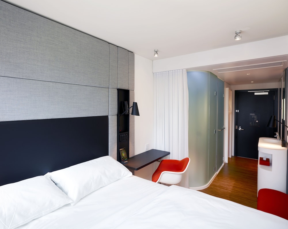 citizenM London Victoria Station 3