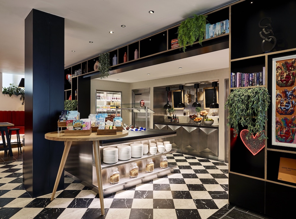 citizenM London Victoria Station 14