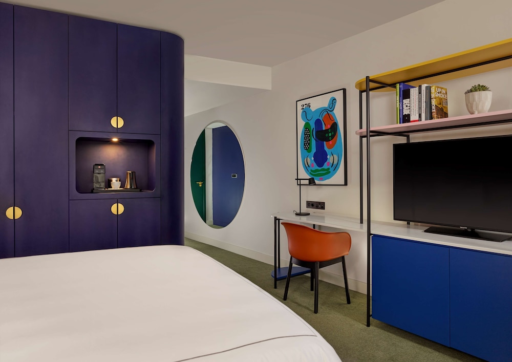 Art'otel London Battersea Power Station 11