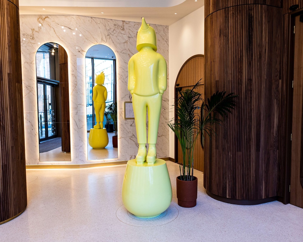 Art'otel London Battersea Power Station 5