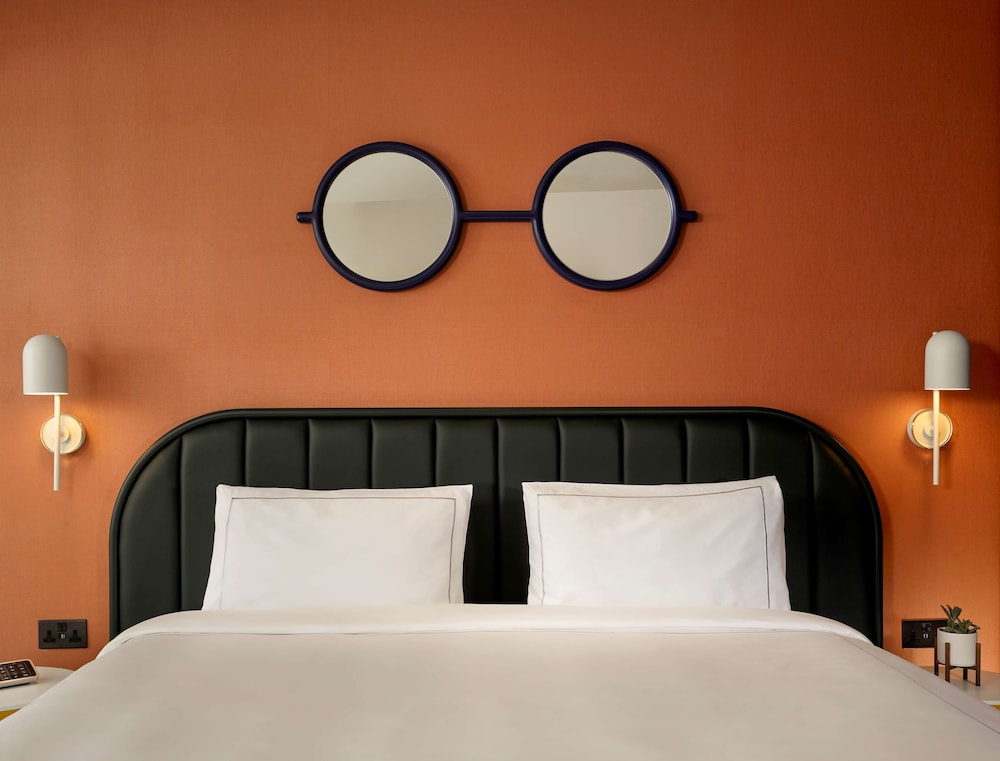 Art'otel London Battersea Power Station 6