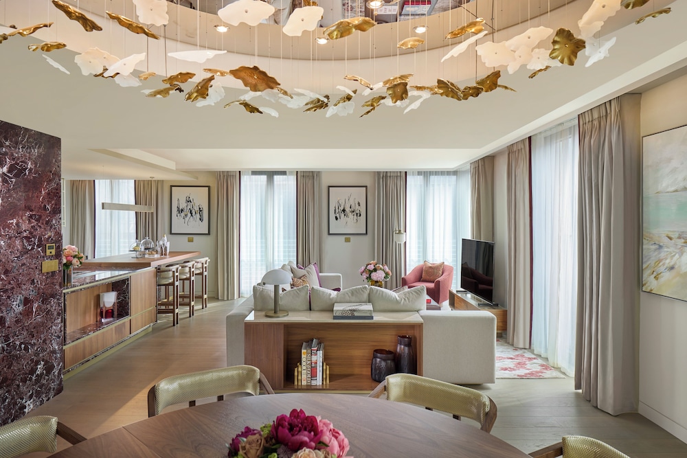 Mandarin Oriental Mayfair, London 16