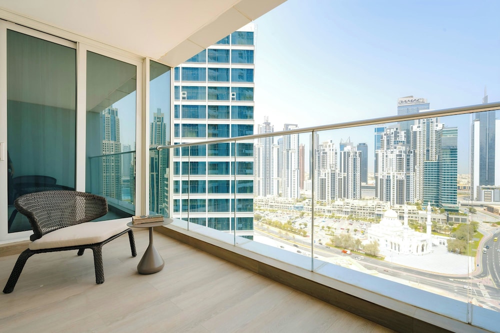 Aura Suites Downtown 17