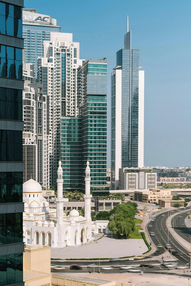 Aura Suites Downtown 20