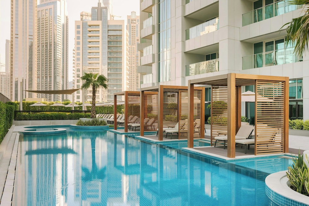Aura Suites Downtown 1