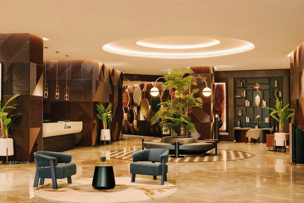 Aura Suites Downtown 2