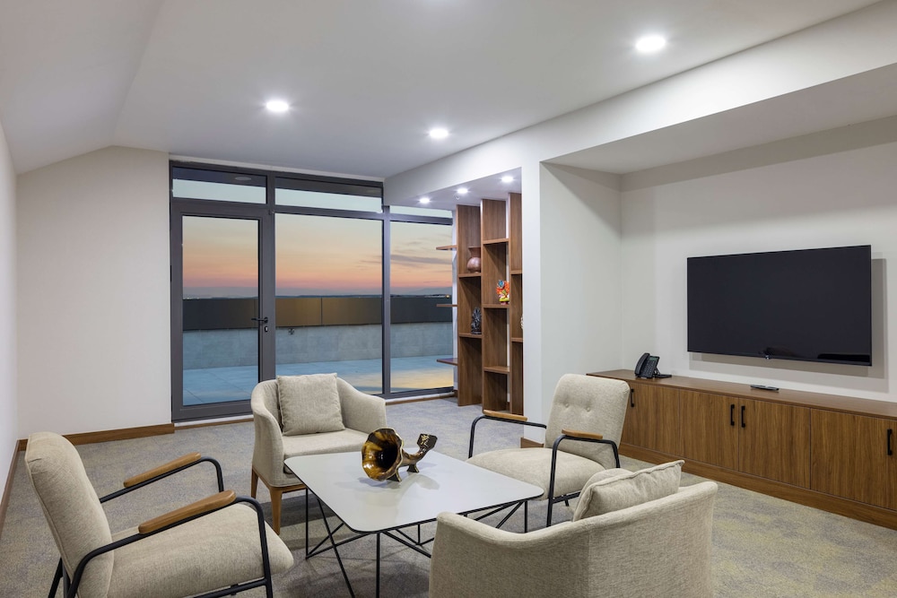 Hampton By Hilton Istanbul Arnavutkoy 13