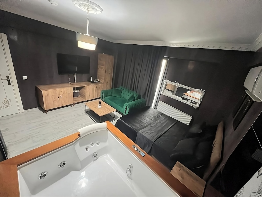 Royal Suite Hotel 15