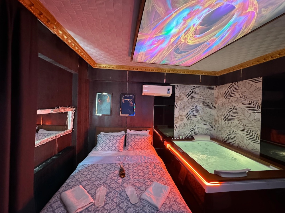 Royal Suite Hotel 11