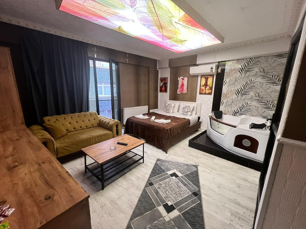 Royal Suite Hotel 5