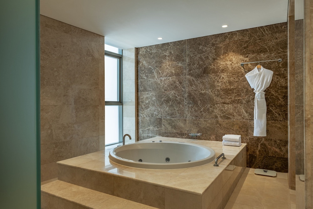 Four Points by Sheraton Production City, Dubai 23